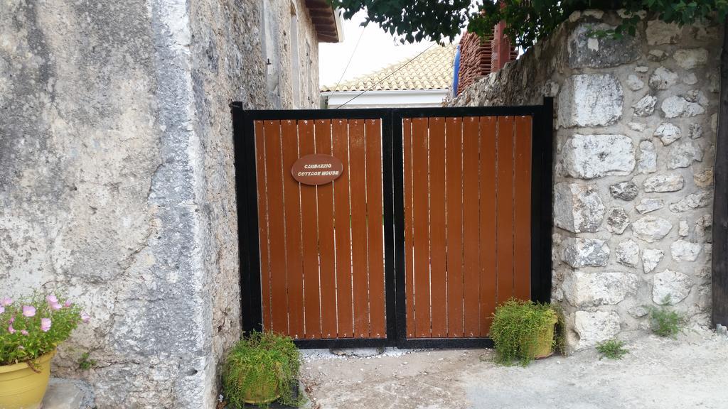 Carsazzio Cottage House Kariá エクステリア 写真