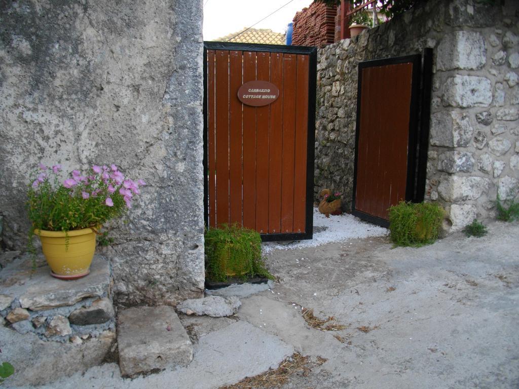Carsazzio Cottage House Kariá エクステリア 写真