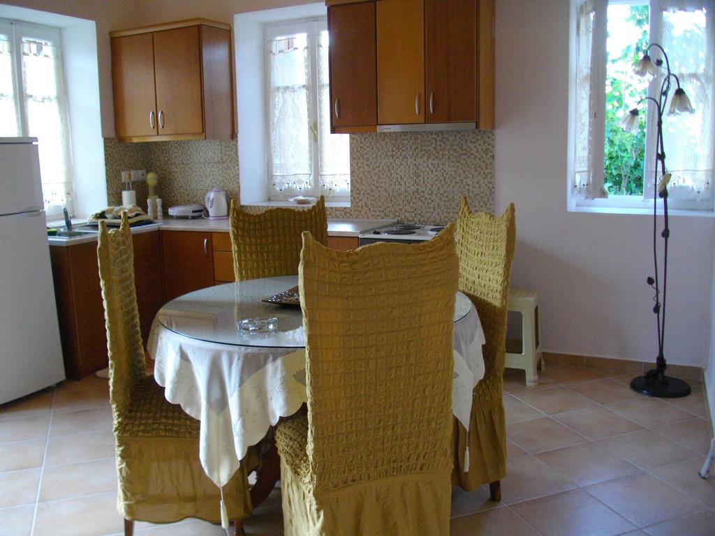 Carsazzio Cottage House Kariá エクステリア 写真